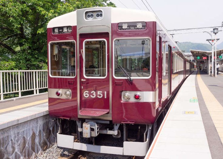 Sightseeing Along the Hankyu Railway: Perfect Train For Sightseeing ...