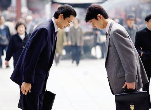 5 Reasons why Japanese are so polite (Video) - IndoJapanPulse