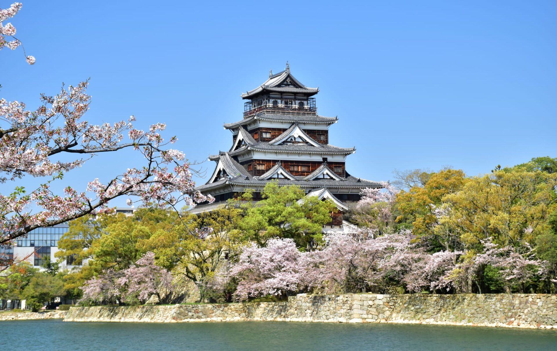 Hiroshima Castle | Travel Japan - Japan National Tourism Organization ...