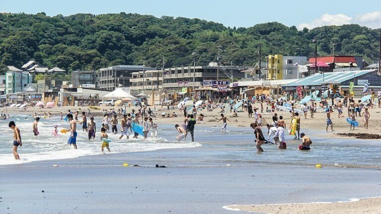 A Day at Kamakura Beach: Sun, Surf, and Serenity